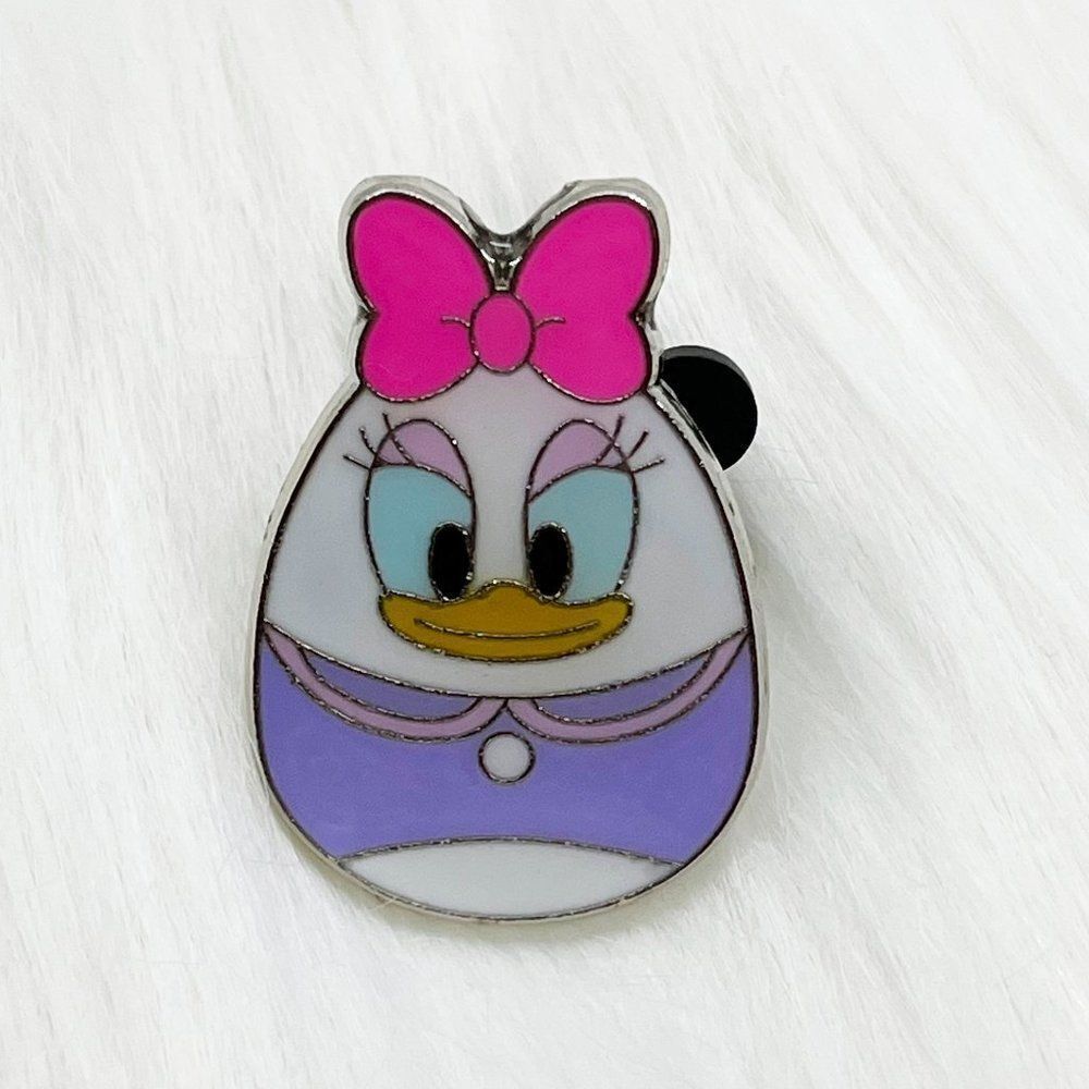 🔮 5/$25 Disney Easter Egg Daisy Duck Pin